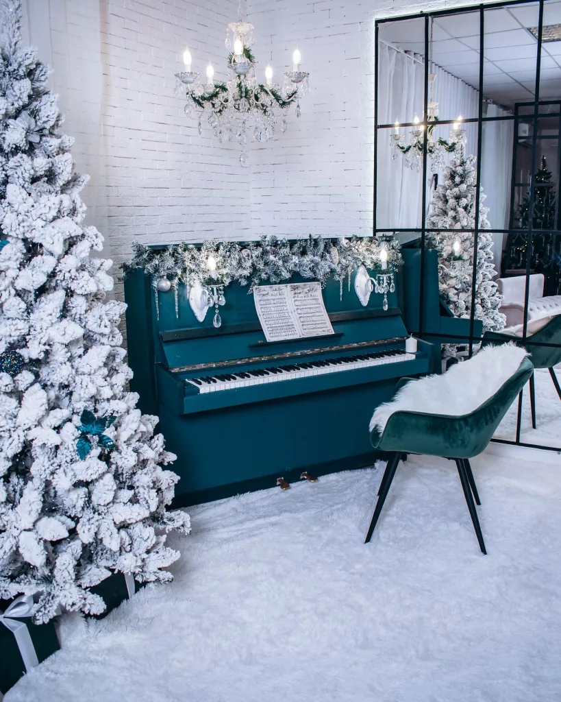 26 Beautiful Christmas Photo Backdrop Ideas for Magical Holiday Photos