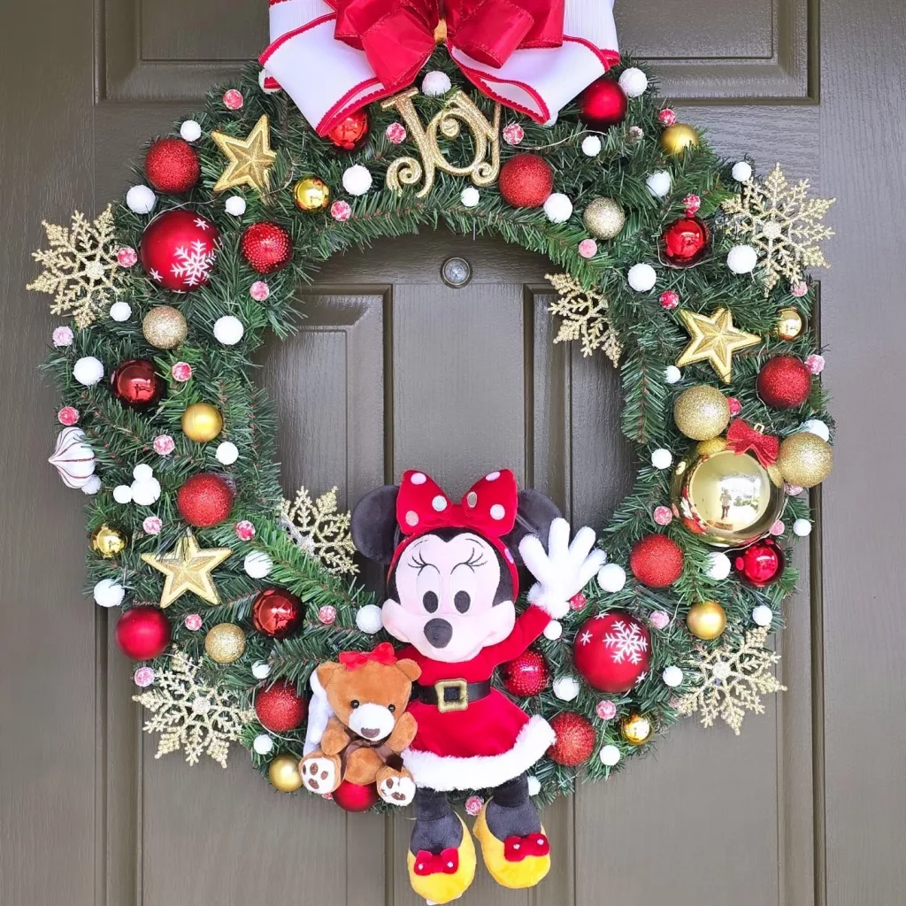 30 Unique Christmas Wreath Ideas for a Creative Holiday Decoration