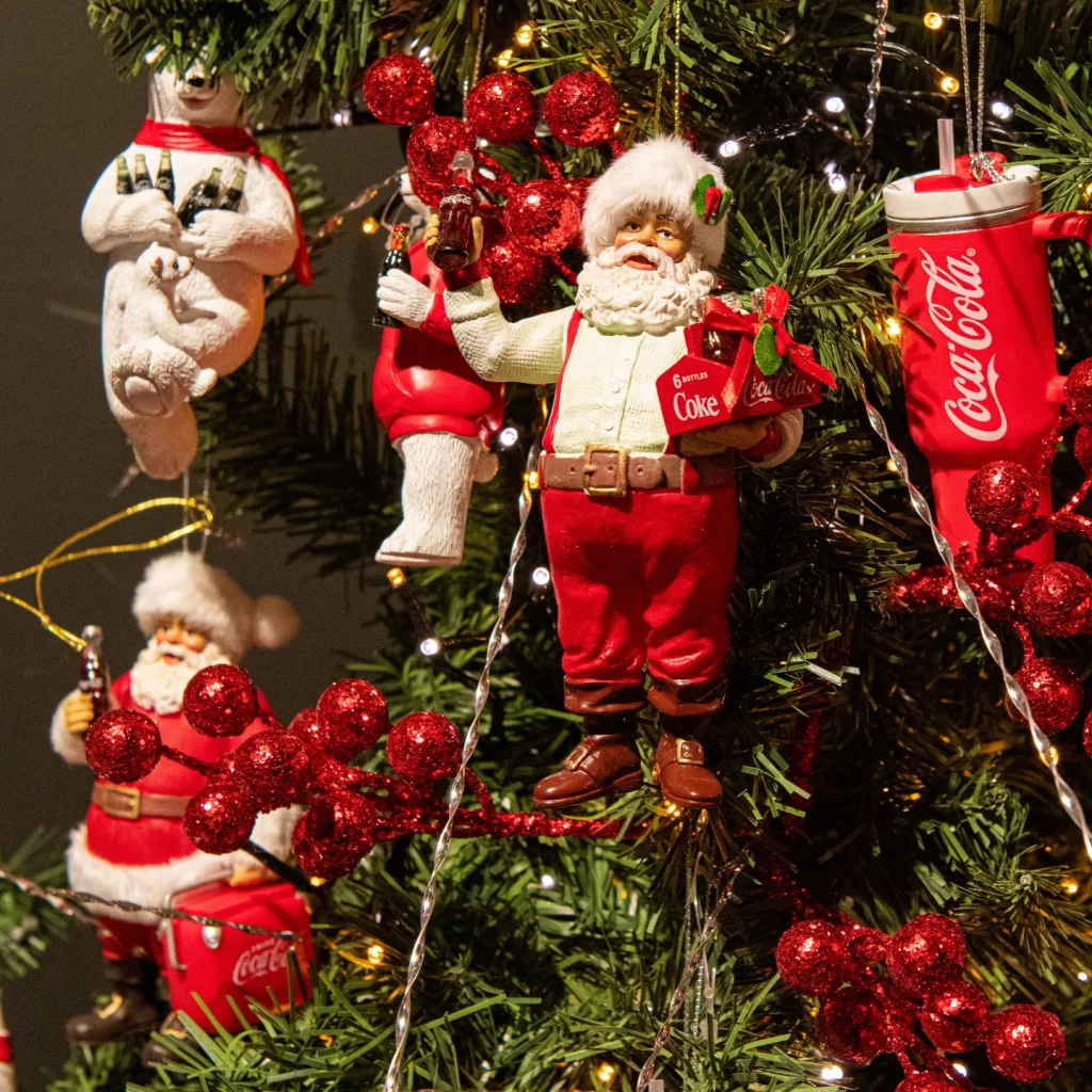 29 Magical Christmas Storybook Figurines Decor Ideas
