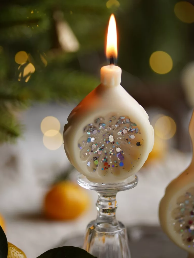 25 Creative Christmas Candles to Make Your Home Feel Festive