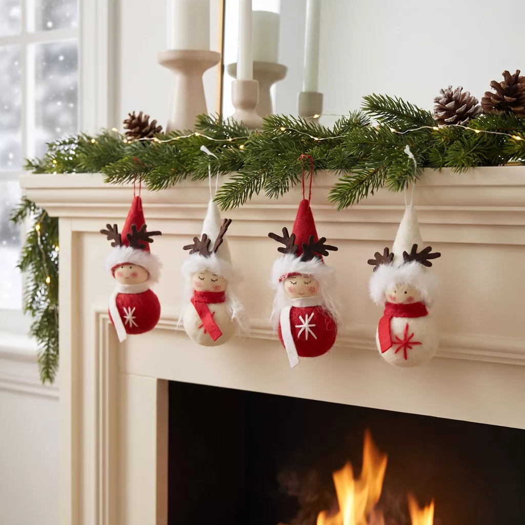30 Enchanting Christmas Decorations with Beloved Fairytale Characters