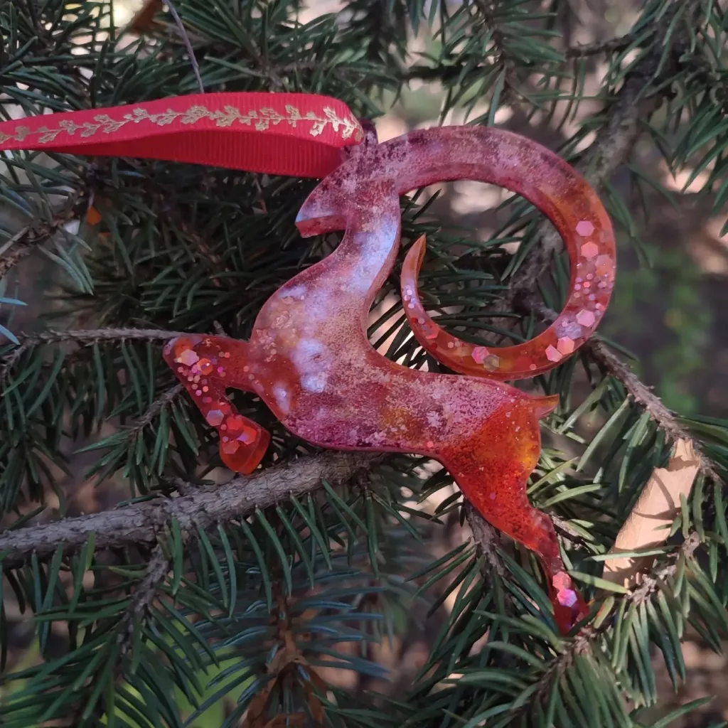 27 Creative Christmas Goat Decor Ideas for a Unique Tree