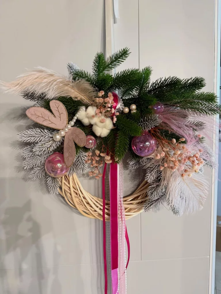 30 Unique Christmas Wreath Ideas for a Creative Holiday Decoration