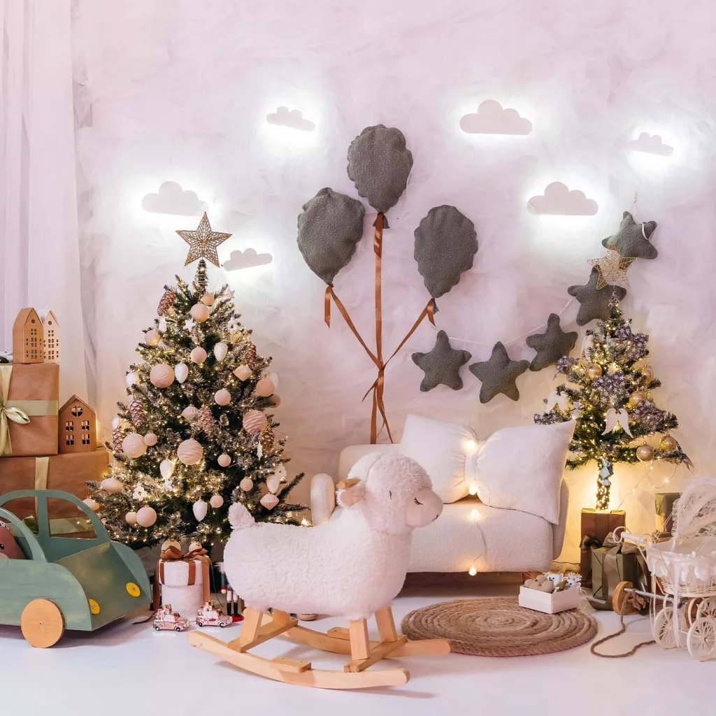 26 Beautiful Christmas Photo Backdrop Ideas for Magical Holiday Photos