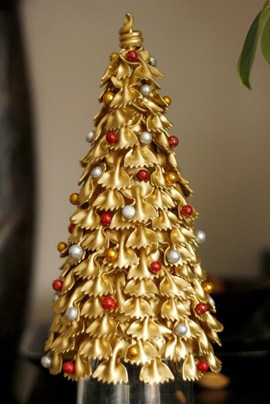 26 Easy DIY Christmas Home Decorations to Make in 2026