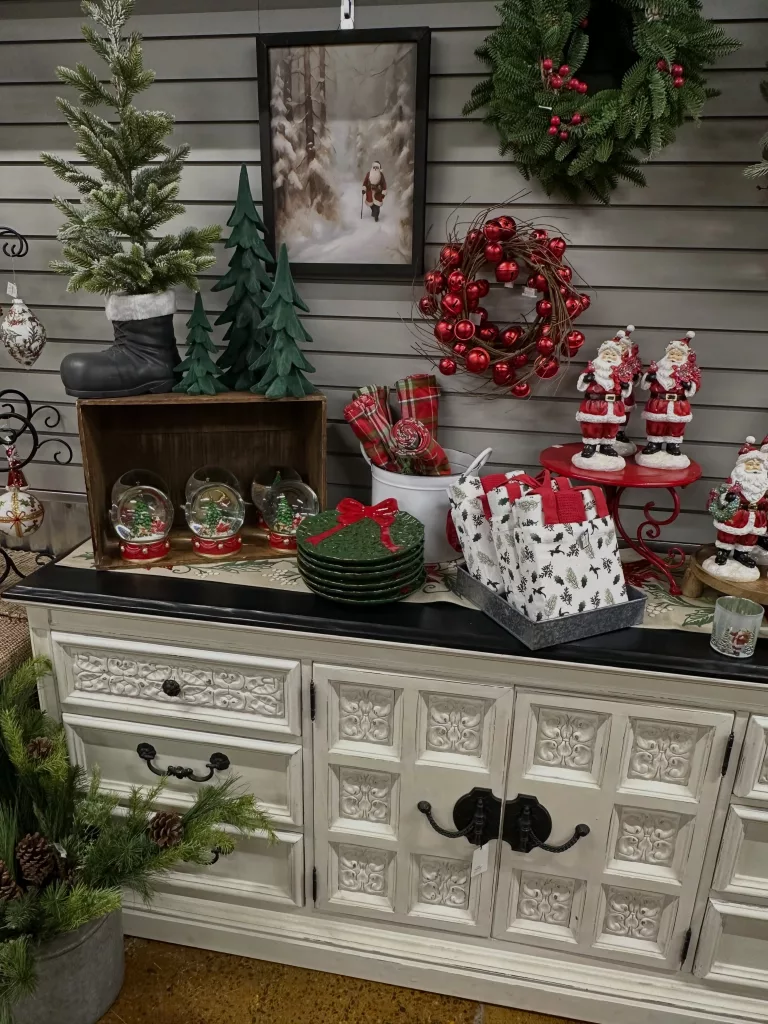 30 Modern Western Christmas Decor Ideas for a Magical Holiday Home