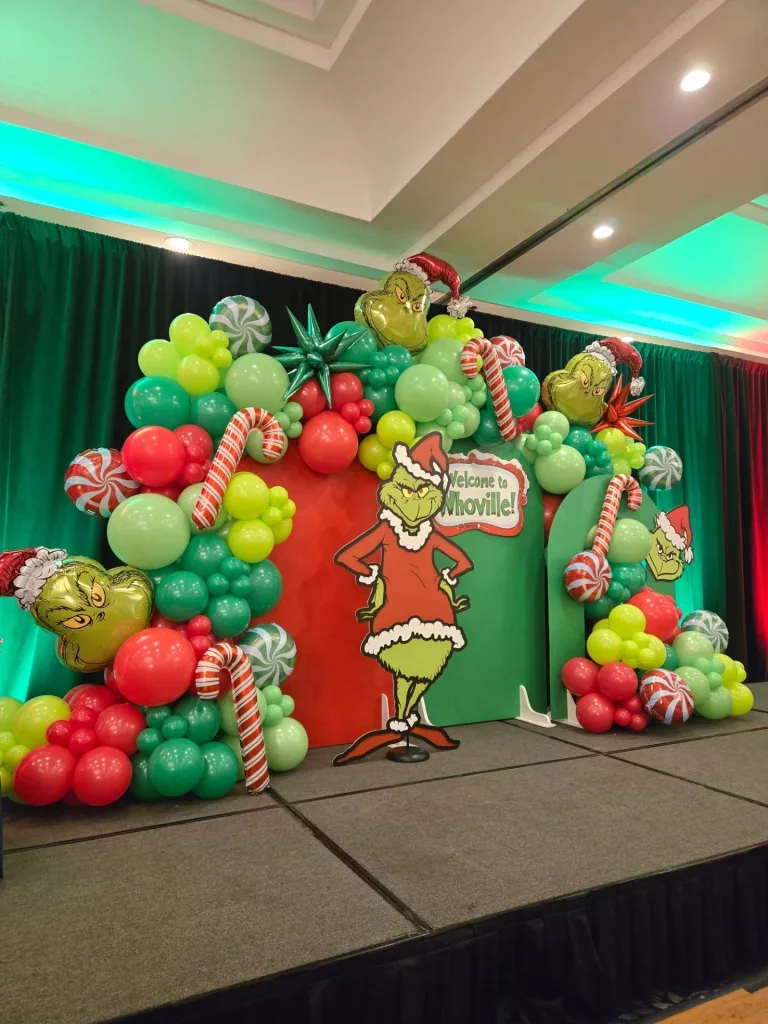 26 Christmas Party Decor Ideas for a Festive and Magical Celebration
