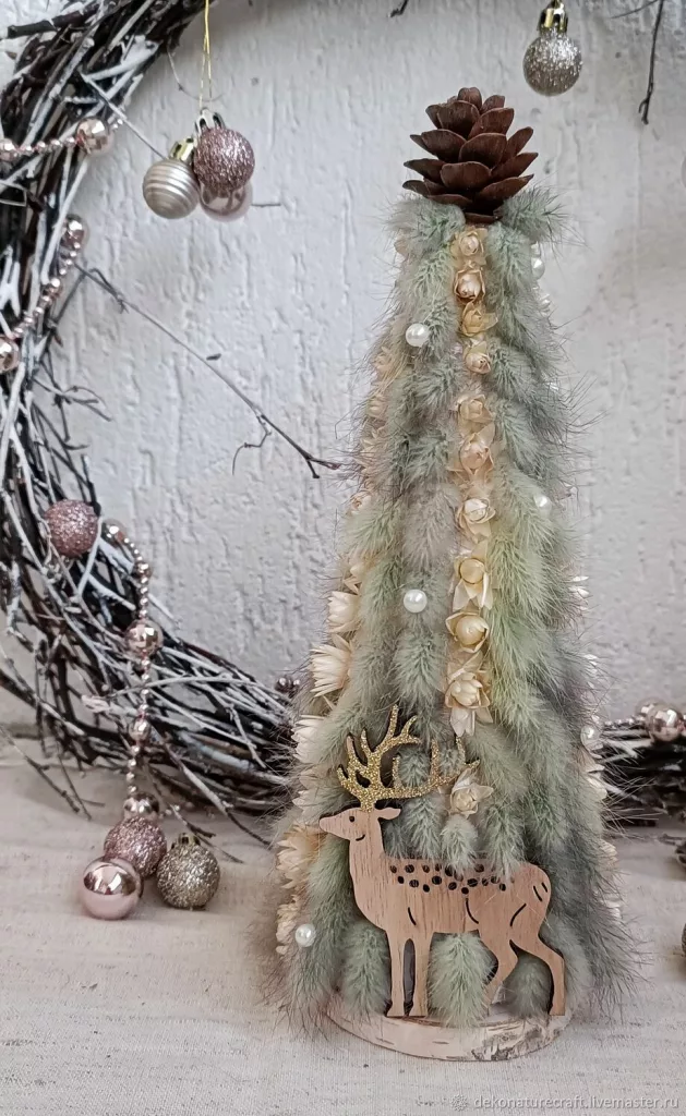 28 Small Christmas Trees for Stylish Holiday Decorating