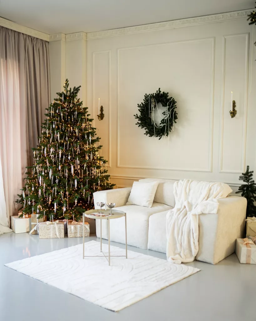 28 Elegant Neutral Christmas Decor Ideas for a Cozy Holiday Home