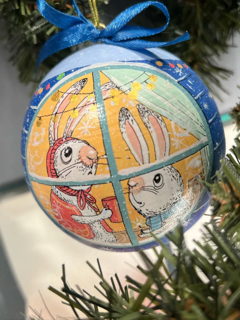 30 Beautiful Christmas Tree Balls for an Enchanting Holiday Home
