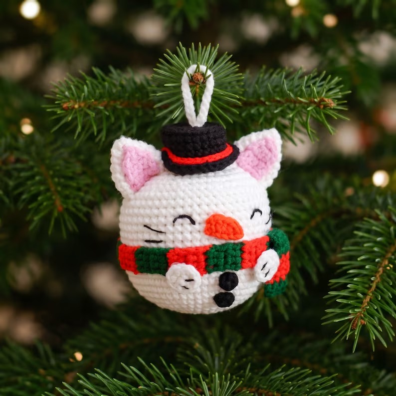 30 Unique Christmas Tree Ornaments to Make Your Tree Stand Out
