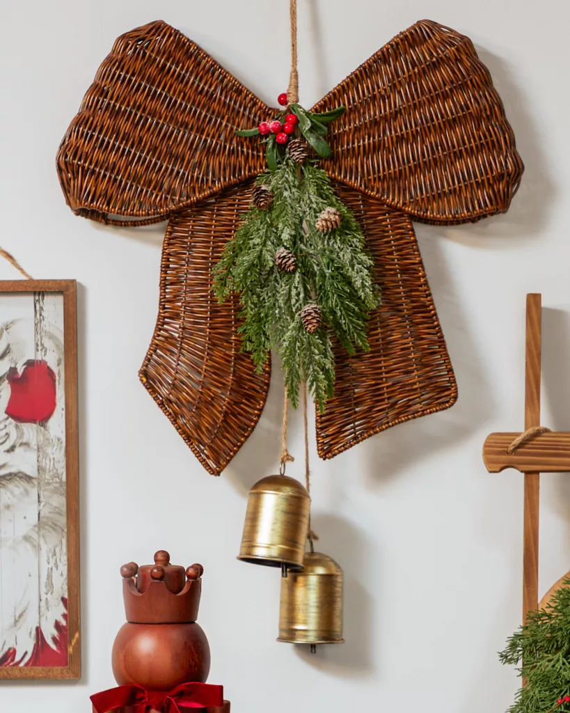 28 Christmas Bow Decorating Ideas for an Elegant and Festive Home