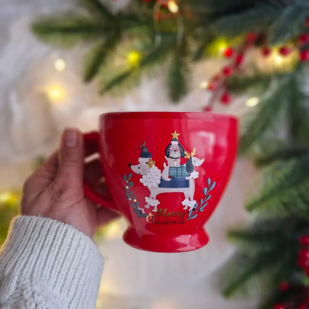 35 Traditional Red Christmas Decor Ideas for a Warm and Cozy Holiday