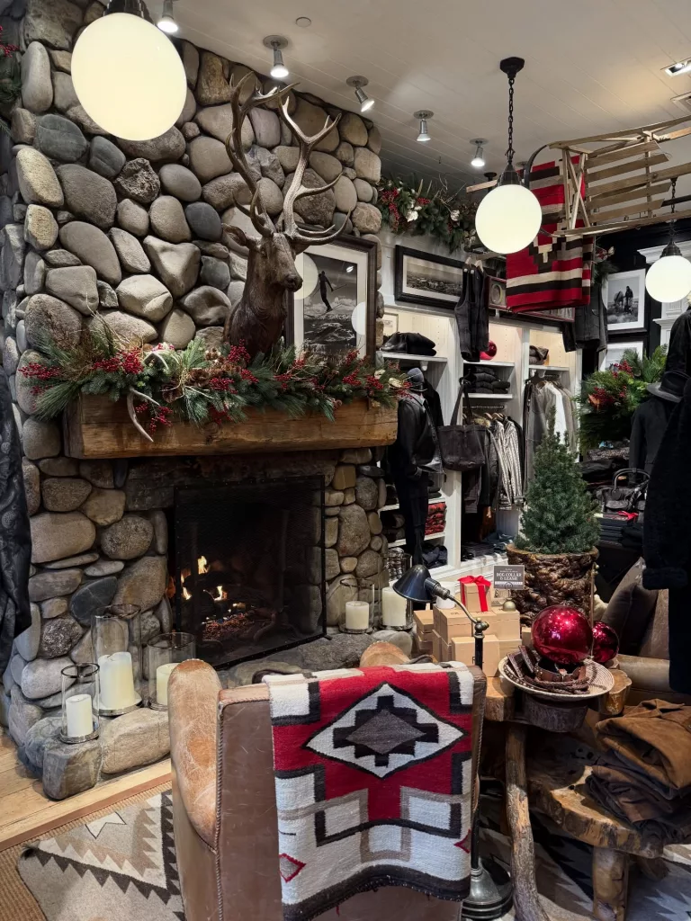 30 Modern Western Christmas Decor Ideas for a Magical Holiday Home