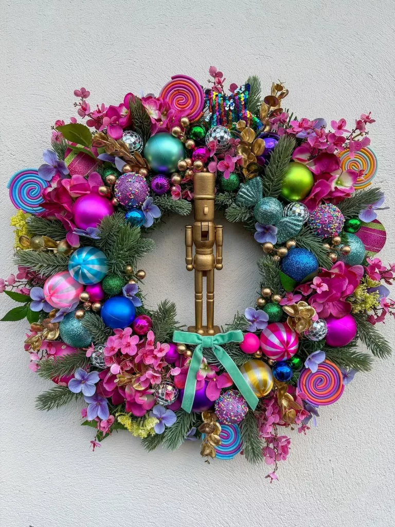30 Unique Christmas Wreath Ideas for a Creative Holiday Decoration