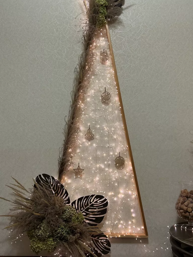 22 Beautiful Christmas Wall Decorations to Inspire Holiday Magic
