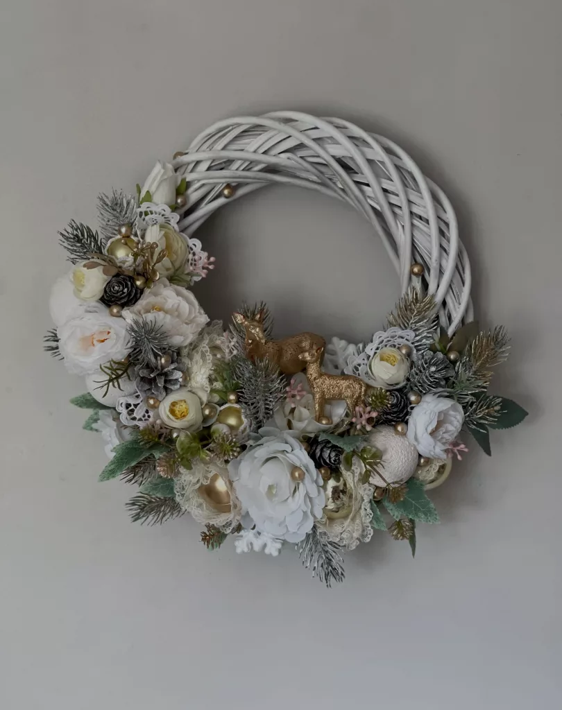 30 Unique Christmas Wreath Ideas for a Creative Holiday Decoration