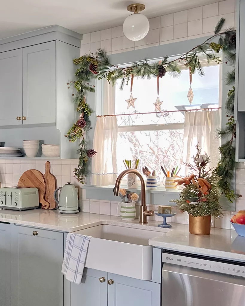 27 Charming Christmas Kitchen Decor Ideas for a Magical Holiday