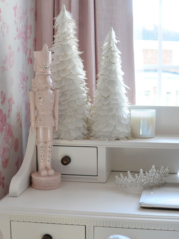 27 Beautiful White Christmas Decorating Ideas for a Cozy and Timeless Holiday Look