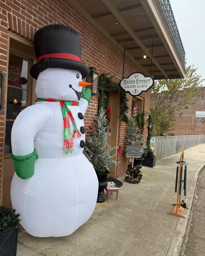 30 Enchanting Christmas Decorations with Beloved Fairytale Characters
