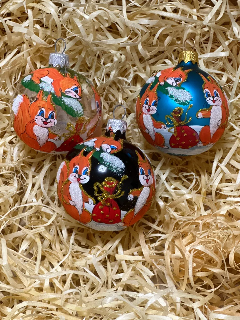 30 Beautiful Christmas Tree Balls for an Enchanting Holiday Home
