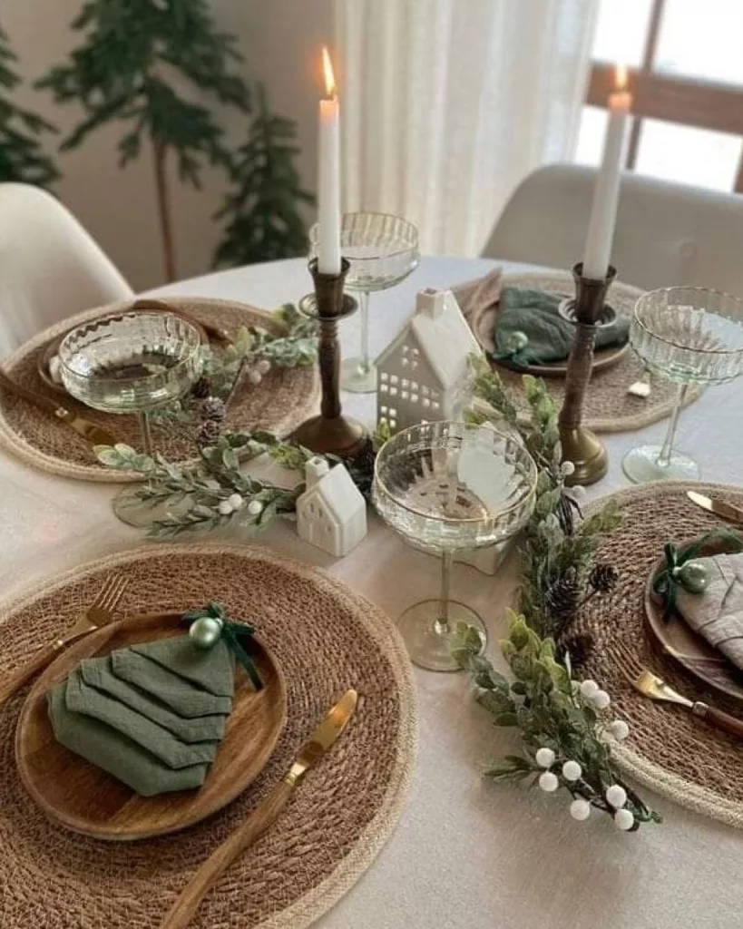 30 Christmas Table Decor Ideas for a Beautiful Holiday Dinner