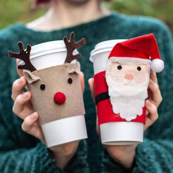 Natural Christmas Centerpiece for Table Setting — Christmas Crafts for Adults