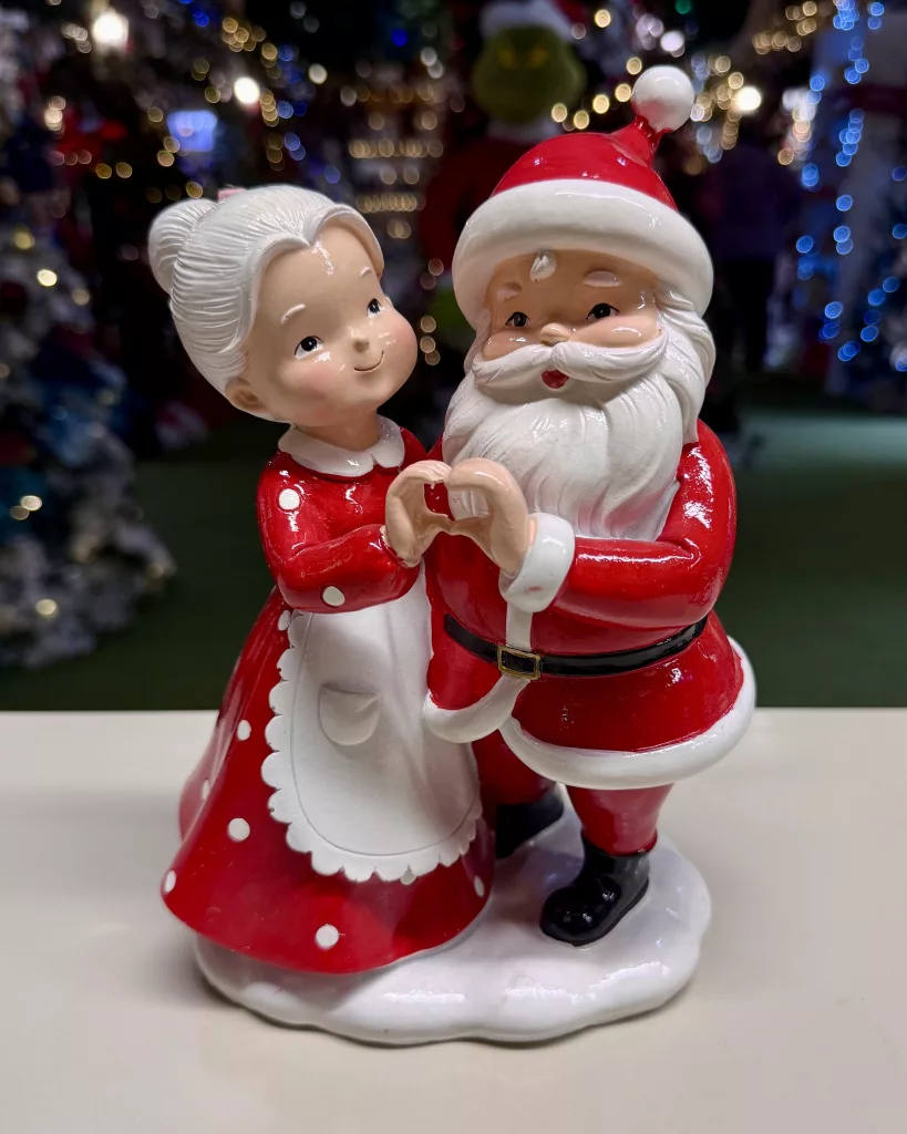 29 Magical Christmas Storybook Figurines Decor Ideas