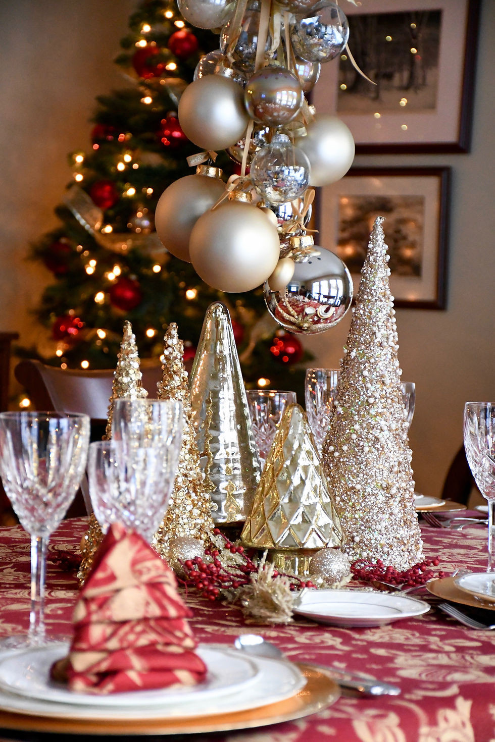 Elegant Dining Table with Glittered Trees and Red Berry Accents Elegant Dining Table with Glittered Trees and Red Berry Accents — Red and Gold Christmas Decor