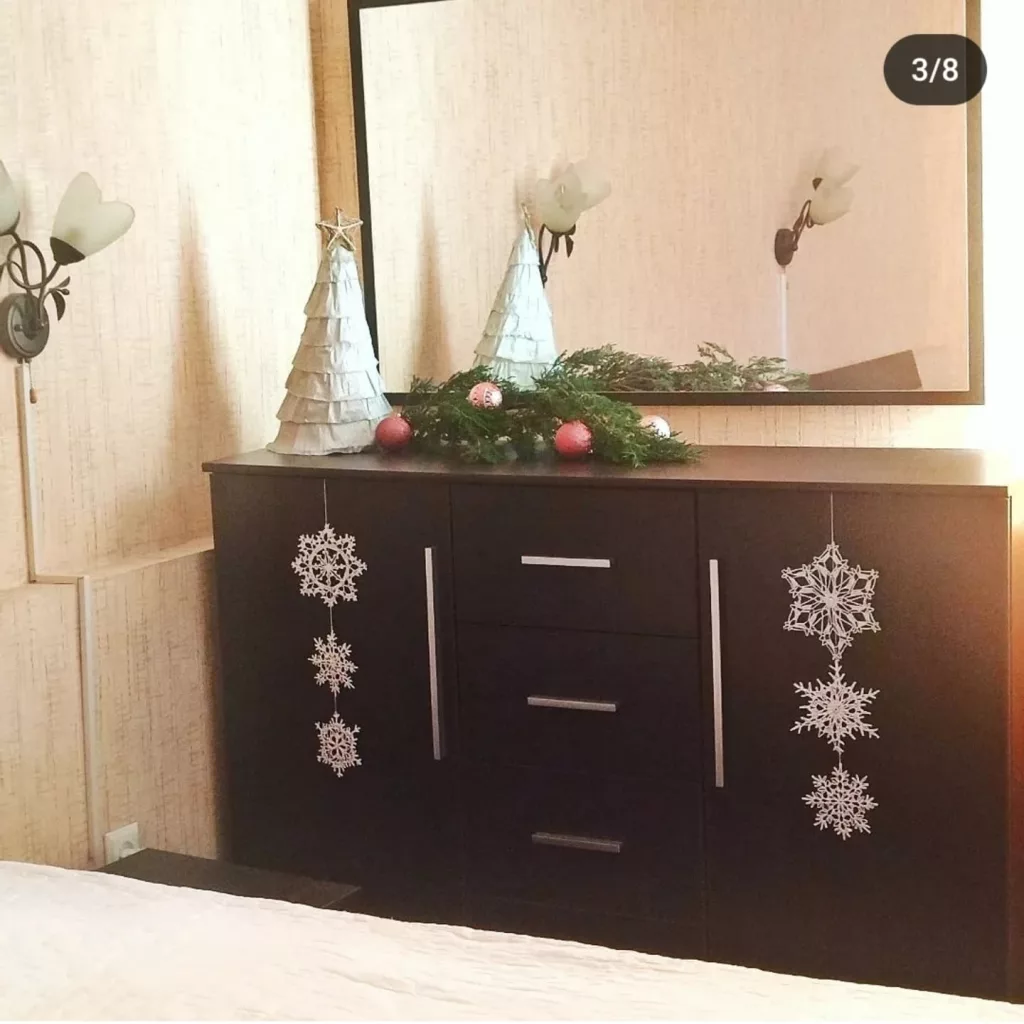 32 Christmas Snowflake Decor Ideas to Make Your Home Feel Magical