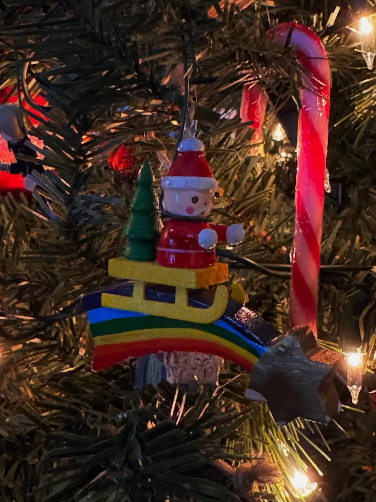 30 Unique Christmas Tree Ornaments to Make Your Tree Stand Out