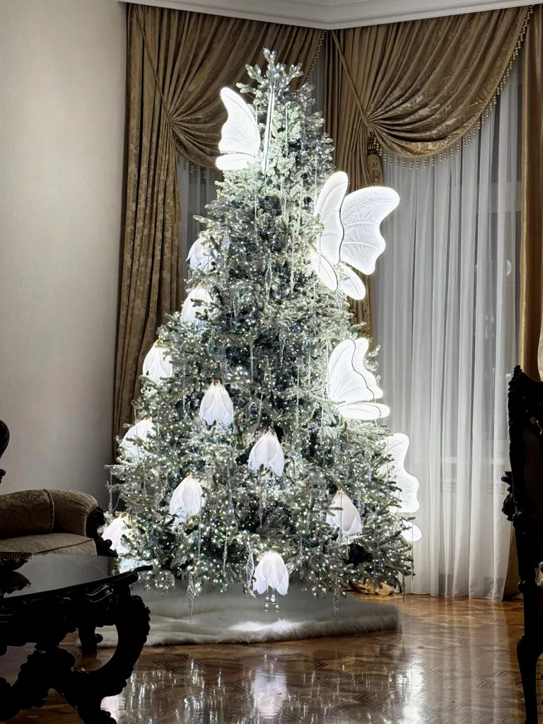 27 Beautiful White Christmas Decorating Ideas for a Cozy and Timeless Holiday Look