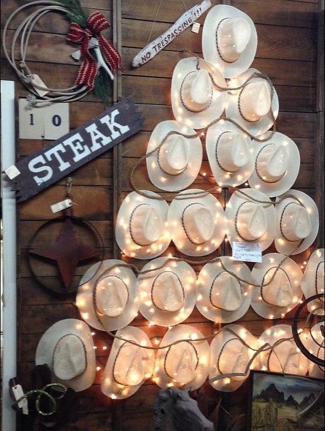 30 Modern Western Christmas Decor Ideas for a Magical Holiday Home