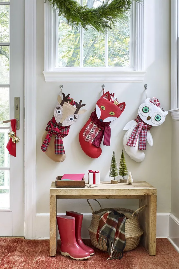 23 Creative DIY Christmas Decorations to Make Your Home Feel Magical