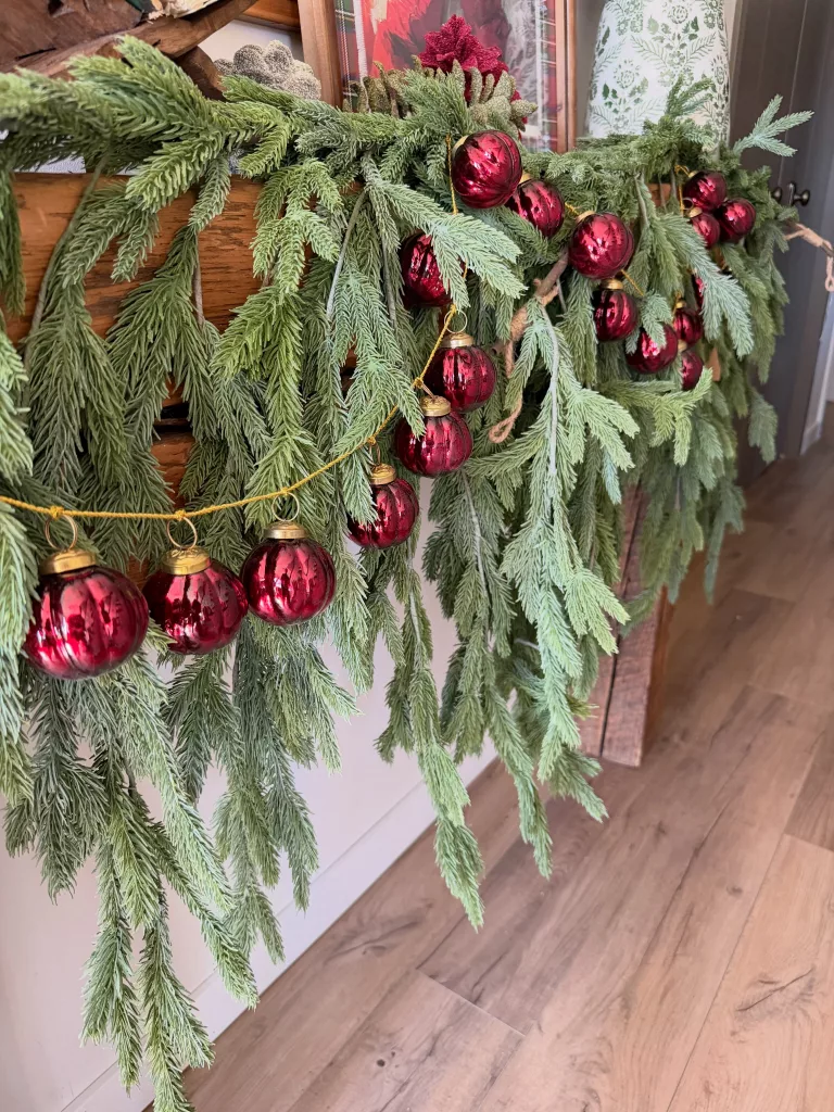 30 Beautiful Christmas Tree Balls for an Enchanting Holiday Home