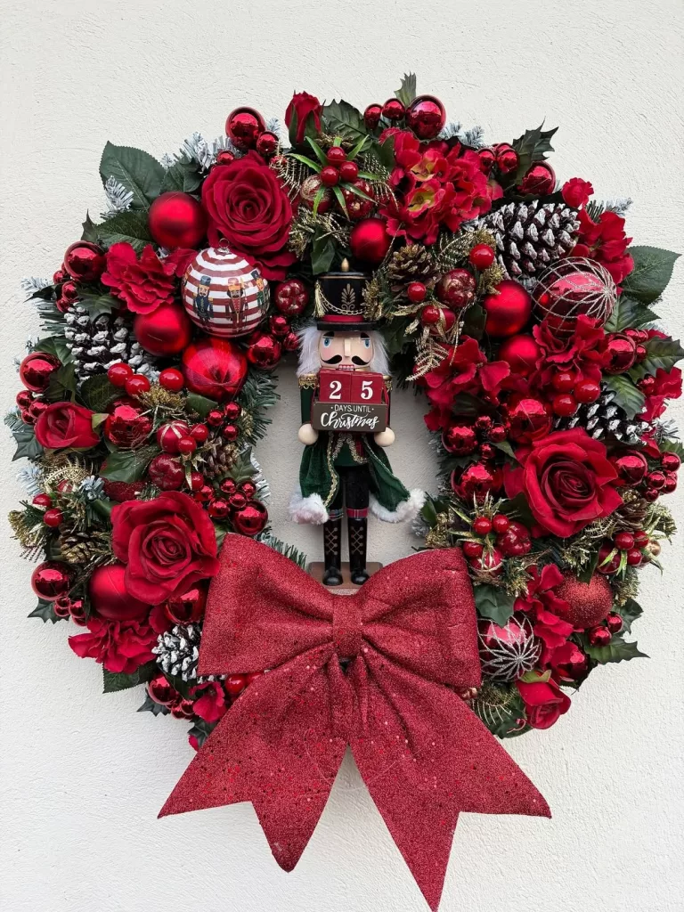 30 Unique Christmas Wreath Ideas for a Creative Holiday Decoration