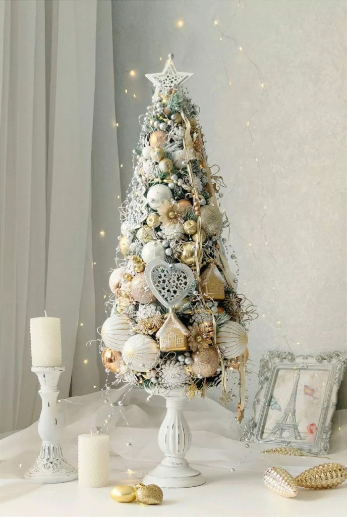 28 Small Christmas Trees for Stylish Holiday Decorating