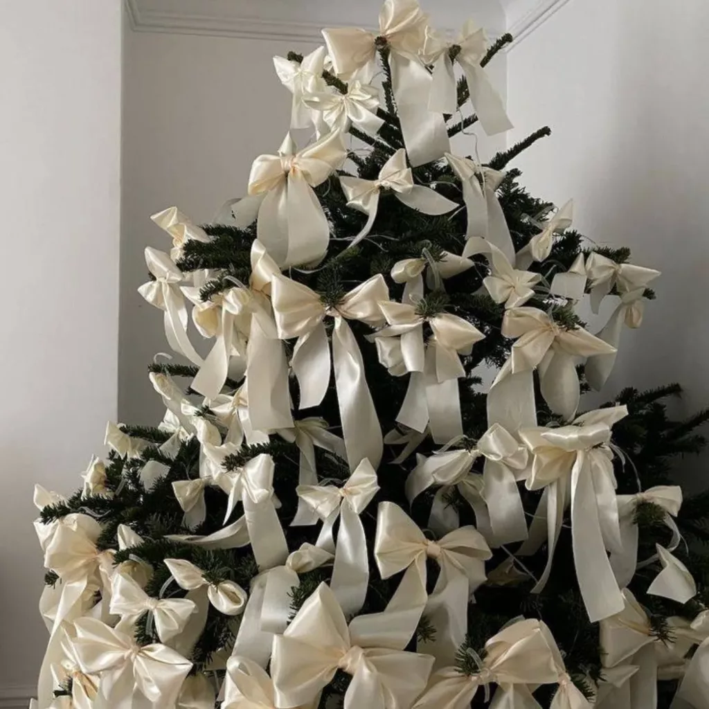 28 Christmas Bow Decorating Ideas for an Elegant and Festive Home