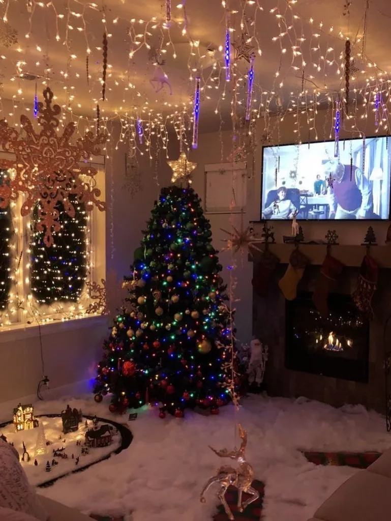 28 Charming Ways to Decorate Your Small Apartment for Christmas