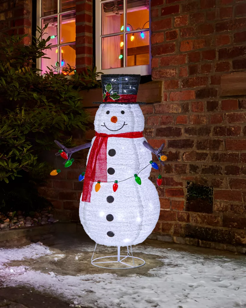30 Enchanting Christmas Decorations with Beloved Fairytale Characters