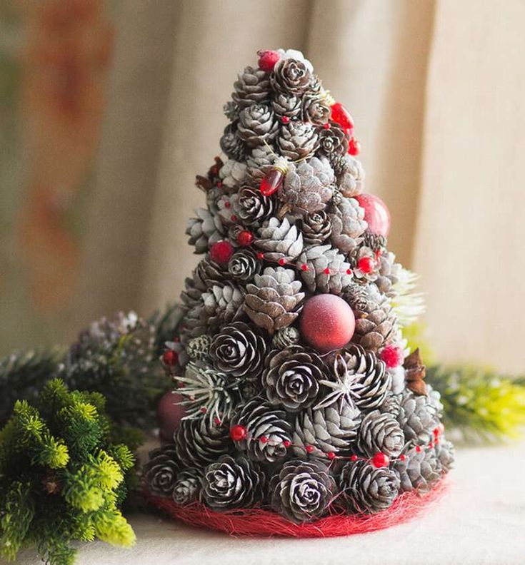 30 Creative Christmas Tree Crafts to Make Your Own Holiday Decor