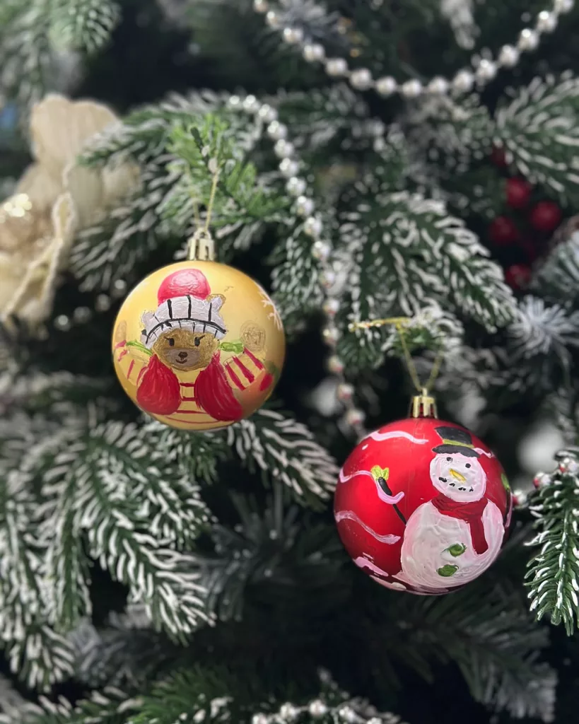 30 Beautiful Christmas Tree Balls for an Enchanting Holiday Home