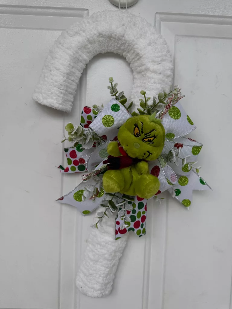 29 Magical Christmas Storybook Figurines Decor Ideas