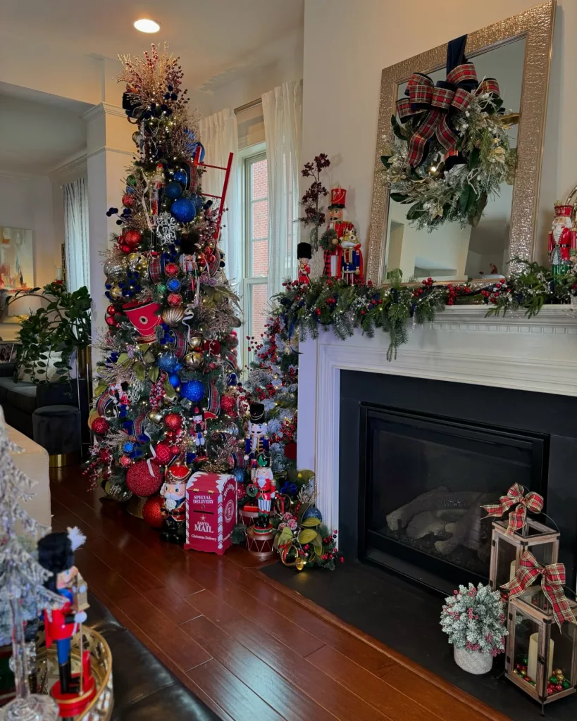 29 Charming Red, White, and Blue Holiday Decorating Ideas for a Festive Home