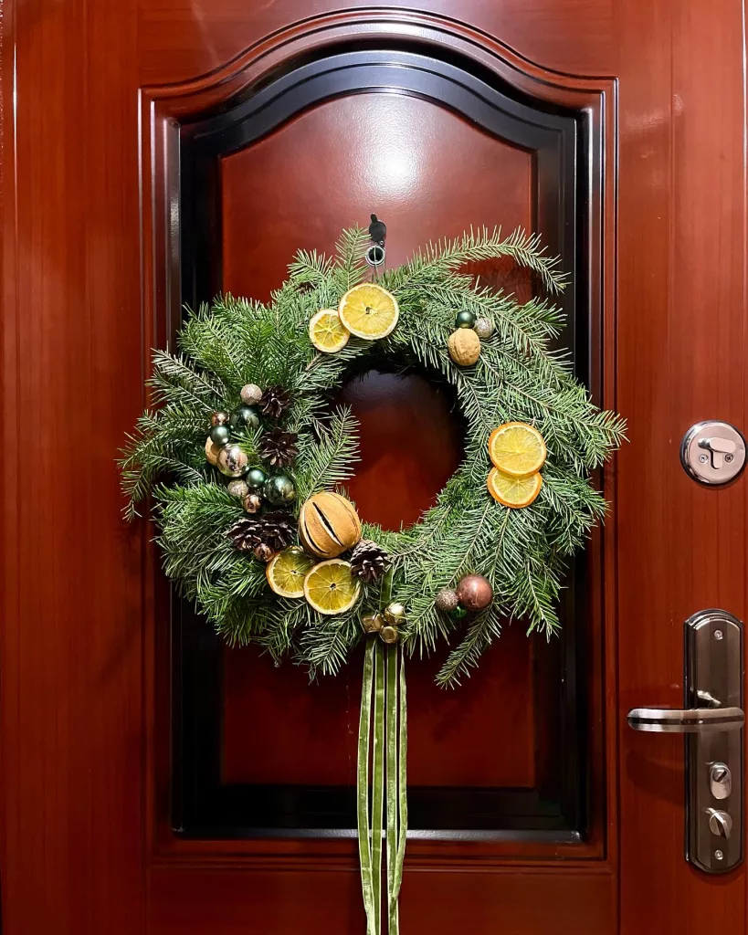 30 Unique Christmas Wreath Ideas for a Creative Holiday Decoration