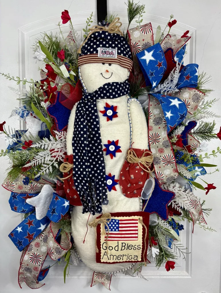 29 Charming Red, White, and Blue Holiday Decorating Ideas for a Festive Home