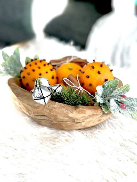 Aromatic Winter Decor with Clove-Studded Oranges — Winter Home Decor