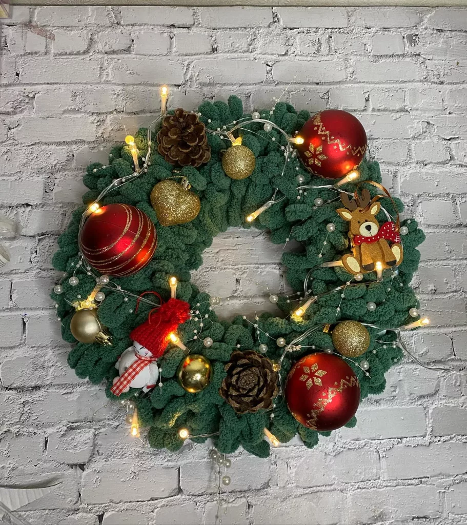 30 Unique Christmas Wreath Ideas for a Creative Holiday Decoration