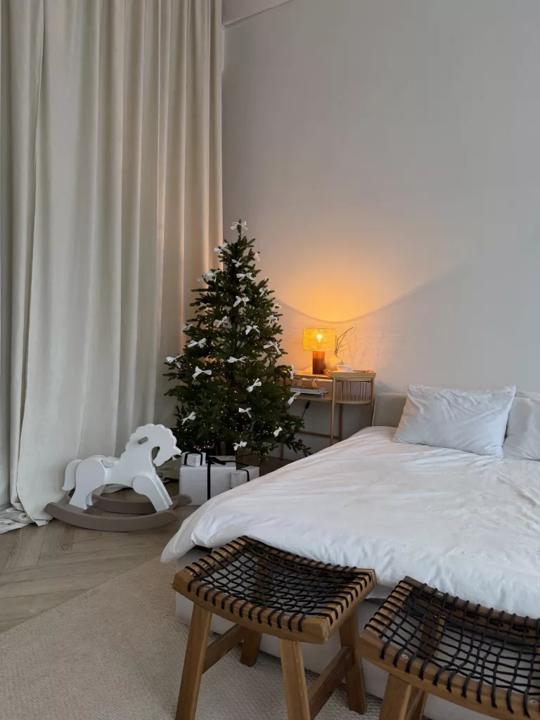 29 Cozy Christmas Bedroom Ideas for a Magical Holiday Atmosphere