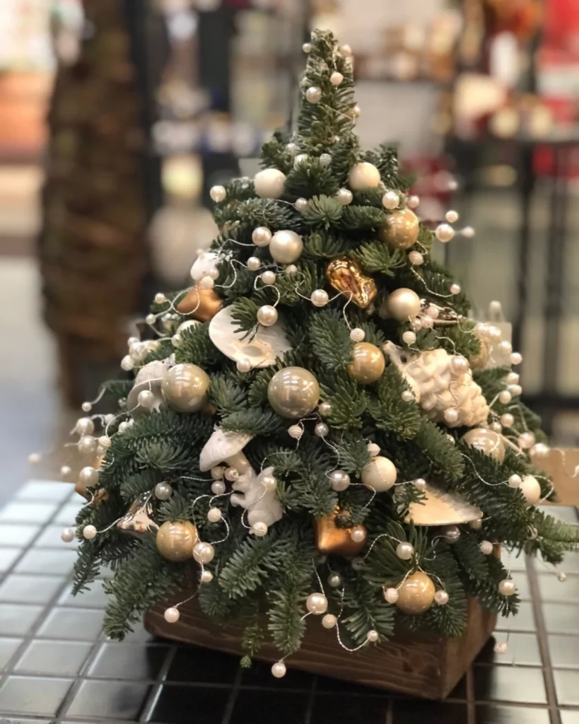 29 Christmas Decor Arrangements for a Beautiful Home in 2026